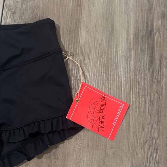 Tiger Friday NWT Frilly Booty Shorts - Picture 2 of 3